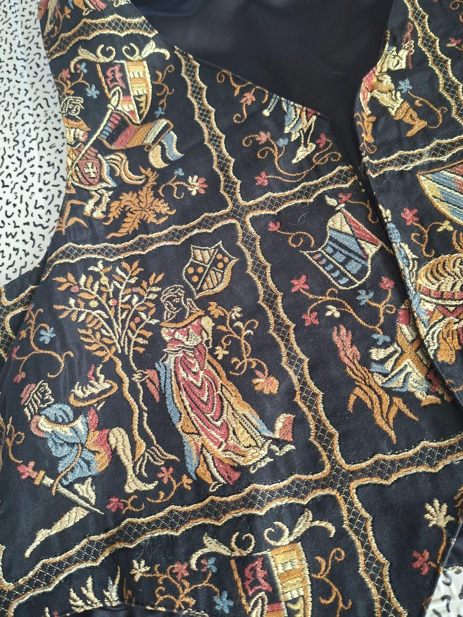 Colete vintage reversível jacquard tapeçaria medieval cavaleiro preto M L – photo 2